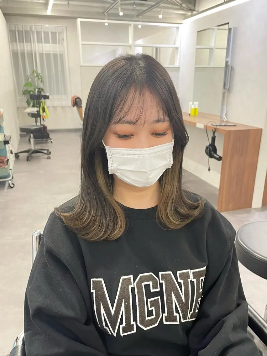 セミロング 切りっぱなしボブ ボブ 顔周りカット 韓国風ヘア 重井 愛穂のマツエク・マツパデザイン