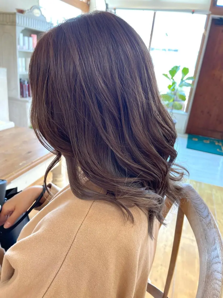 セミロング 梶谷 和希のヘアスタイル