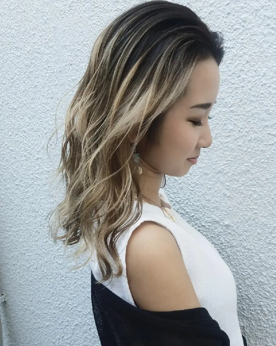ミディアム 今中 小百合のヘアスタイル