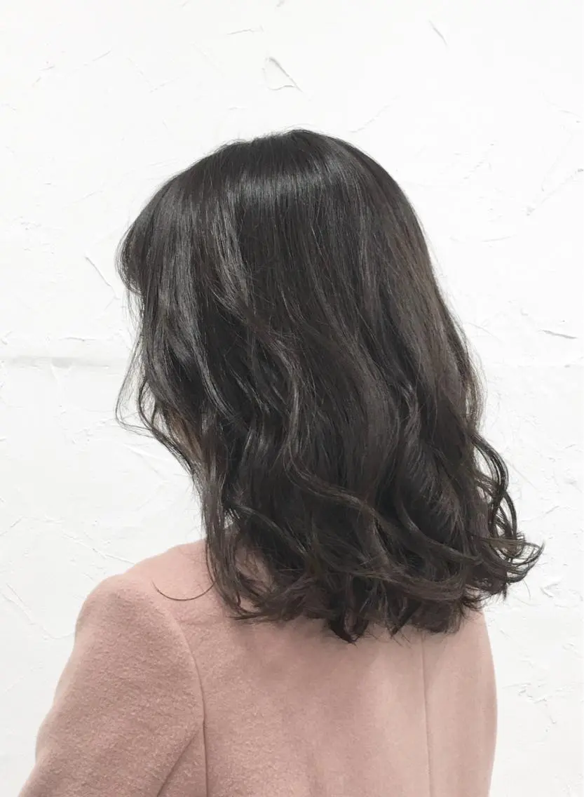 セミロング カラー ヘアアレンジ アッシュ アッシュグレー 脱!黒髪 ダブルカラー【上野】のヘアスタイル