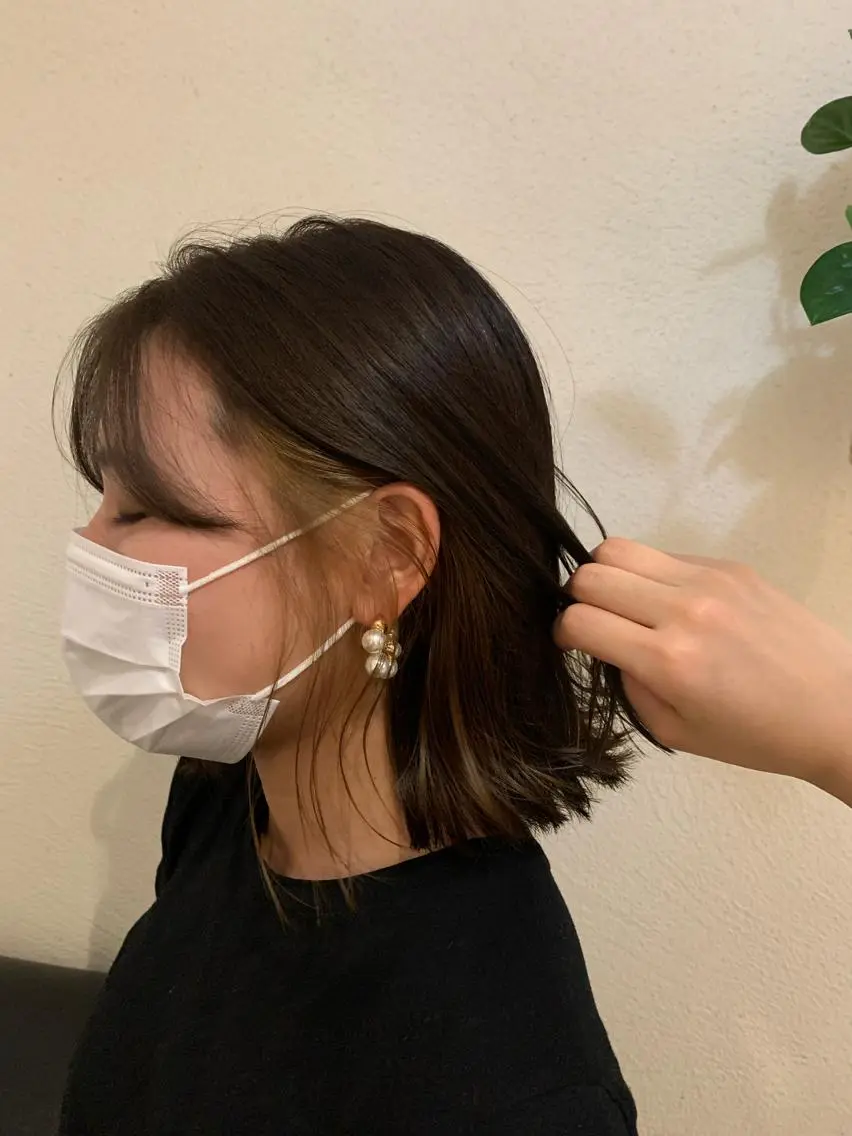 ミディアム カラー イヤリングカラー ハイライトカラー インナーカラー ハイライト カット ヘアカラー トリートメント ヘッドスパ putri 川邉 優花のヘアスタイル