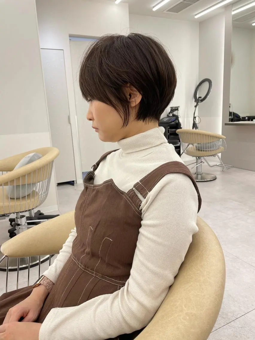 ショート カラー ショートボブ ショートレイヤー ハンサムショート 丸みショート ボブ カット ヘアカラー トリートメント ヘッドスパ 木原良 (キハラ リョウ)のヘアスタイル