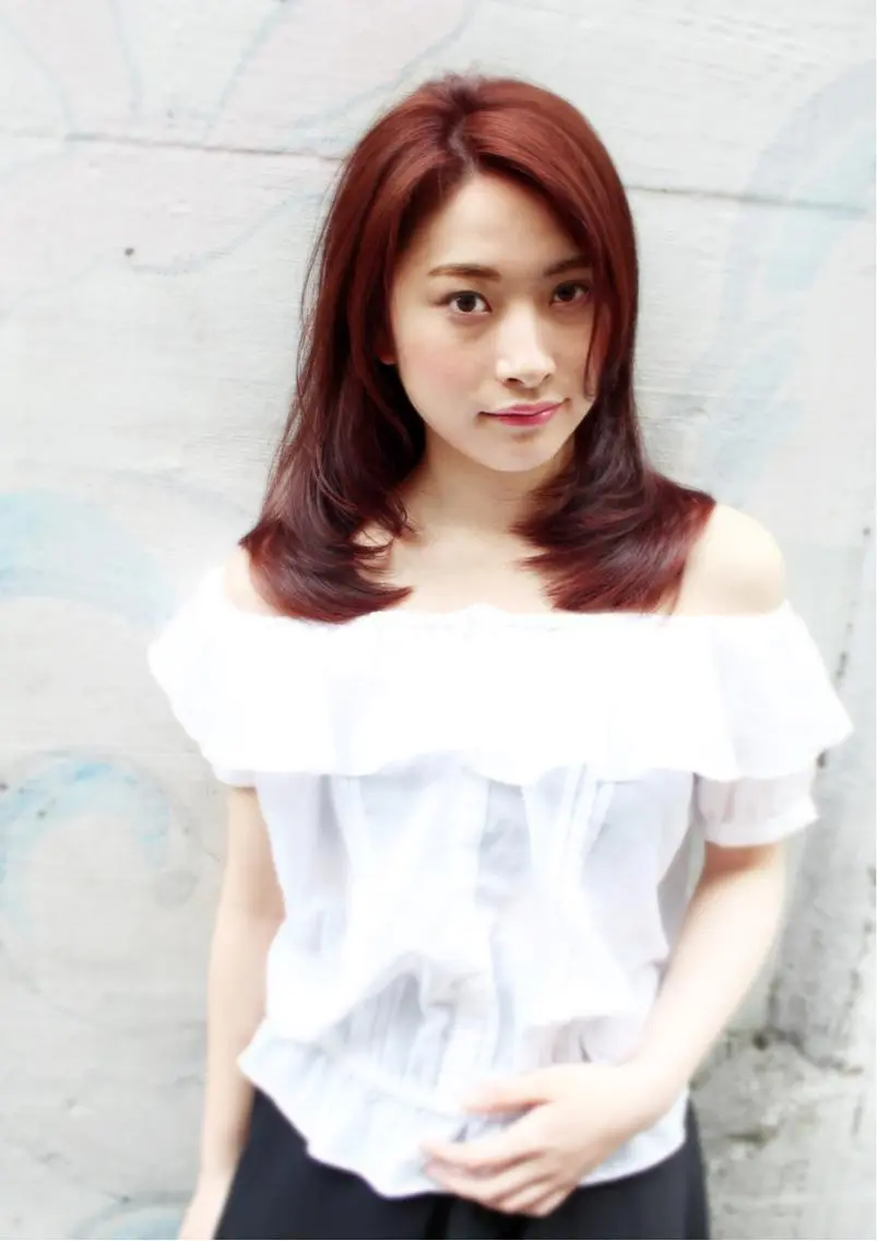 ミディアム 桑名 淳のヘアスタイル