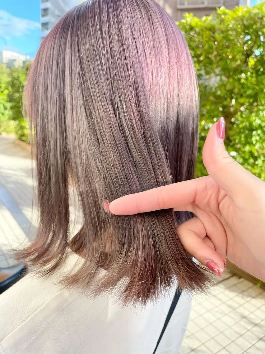 ミディアム ラベンダーベージュ 青木 優歩のヘアスタイル