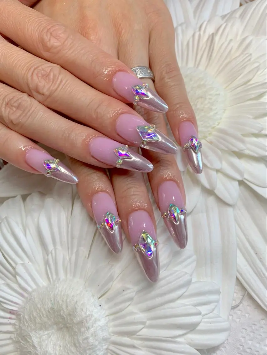 ネイル フレンチネイル ミラーネイル スカルプネイル Nailsalon E's cafeのネイルデザイン