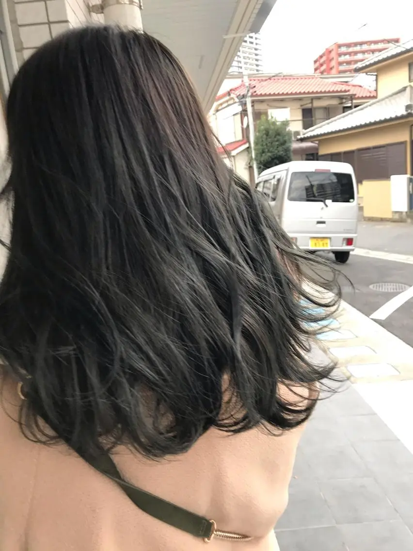 セミロング ネモトメイナ🌿‬ 今月末で退職しますのヘアスタイル
