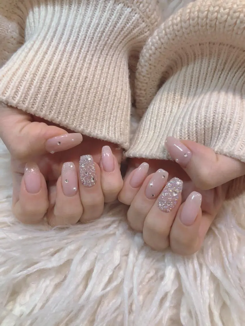 ロング ネイル キラキラネイル ハンドネイル T. Kasumiのネイルデザイン