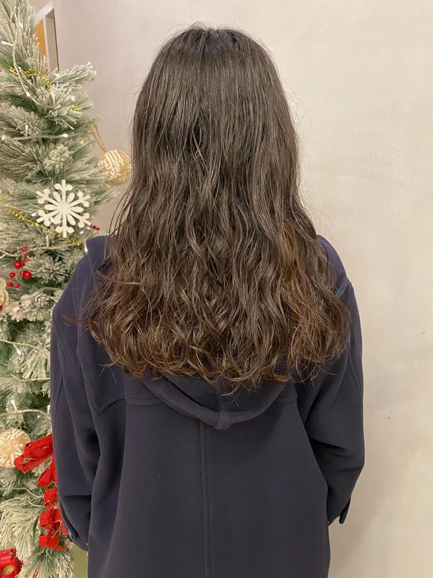 セミロング カラー ヘアアレンジ セミロングパーマ 、 、のヘアスタイル