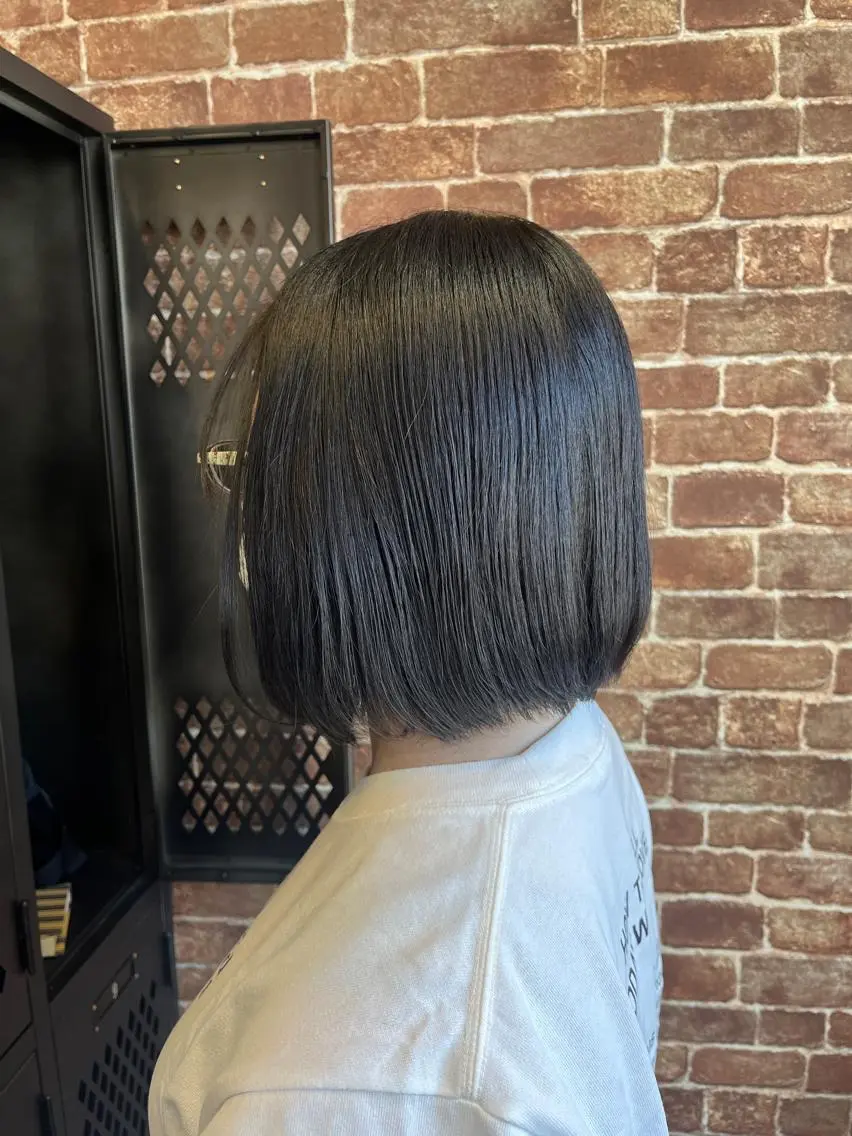 ミディアム カラー パーマ ヘアアレンジ メンズ キッズ ネイル マツエク・マツパ アイブロウ ミディアムパーマ メンズハイライト メンズパーマ ブラウンカラー ケアカラー 久木原 ゆりのヘアスタイル