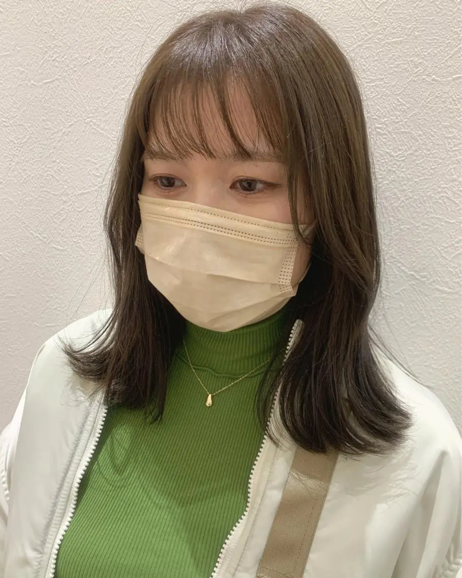 ミディアム カラー ベージュカラー オリーブベージュ hubhair レイヤー/透明感のヘアスタイル