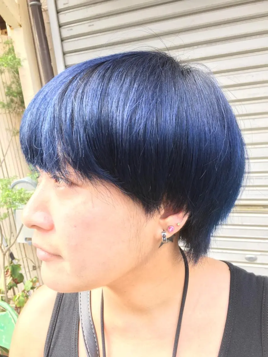 ショート カラー アッシュ ブリーチ ブルーカラー メンズ眉毛ITSUK Iメンズ専門　新宿の眉毛・アイブロウイメージ