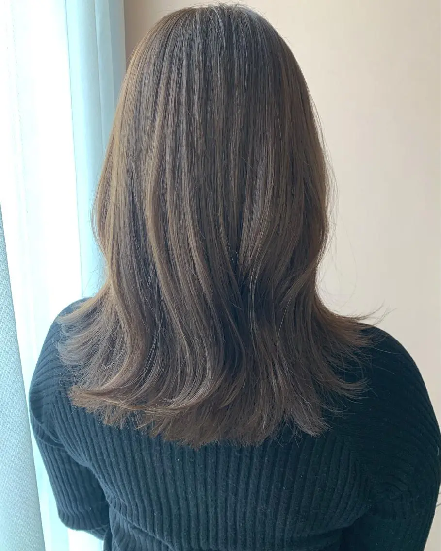 ロング カラー グレージュ hubhair レイヤー/透明感のヘアスタイル