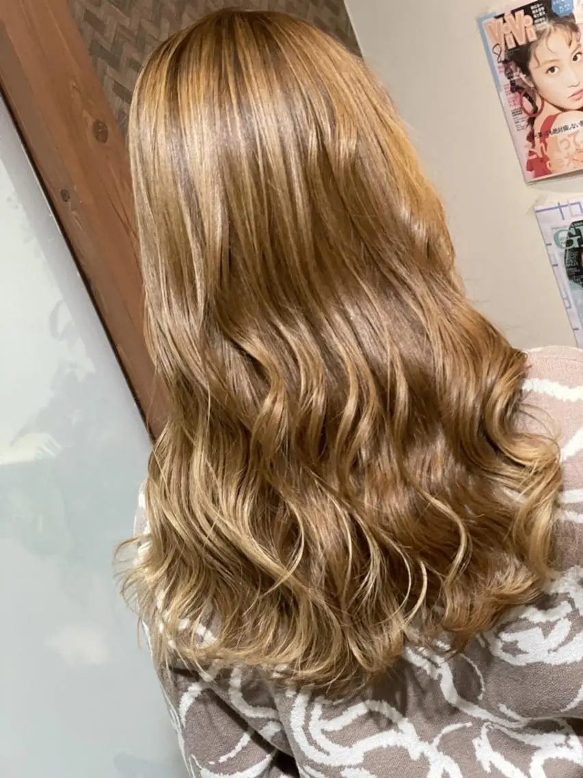 カラー ロング ベージュカラー ブリーチ ハイトーンカラー ヘアカラー トリートメント ハイトーン得意😍 Lumiereのヘアスタイル