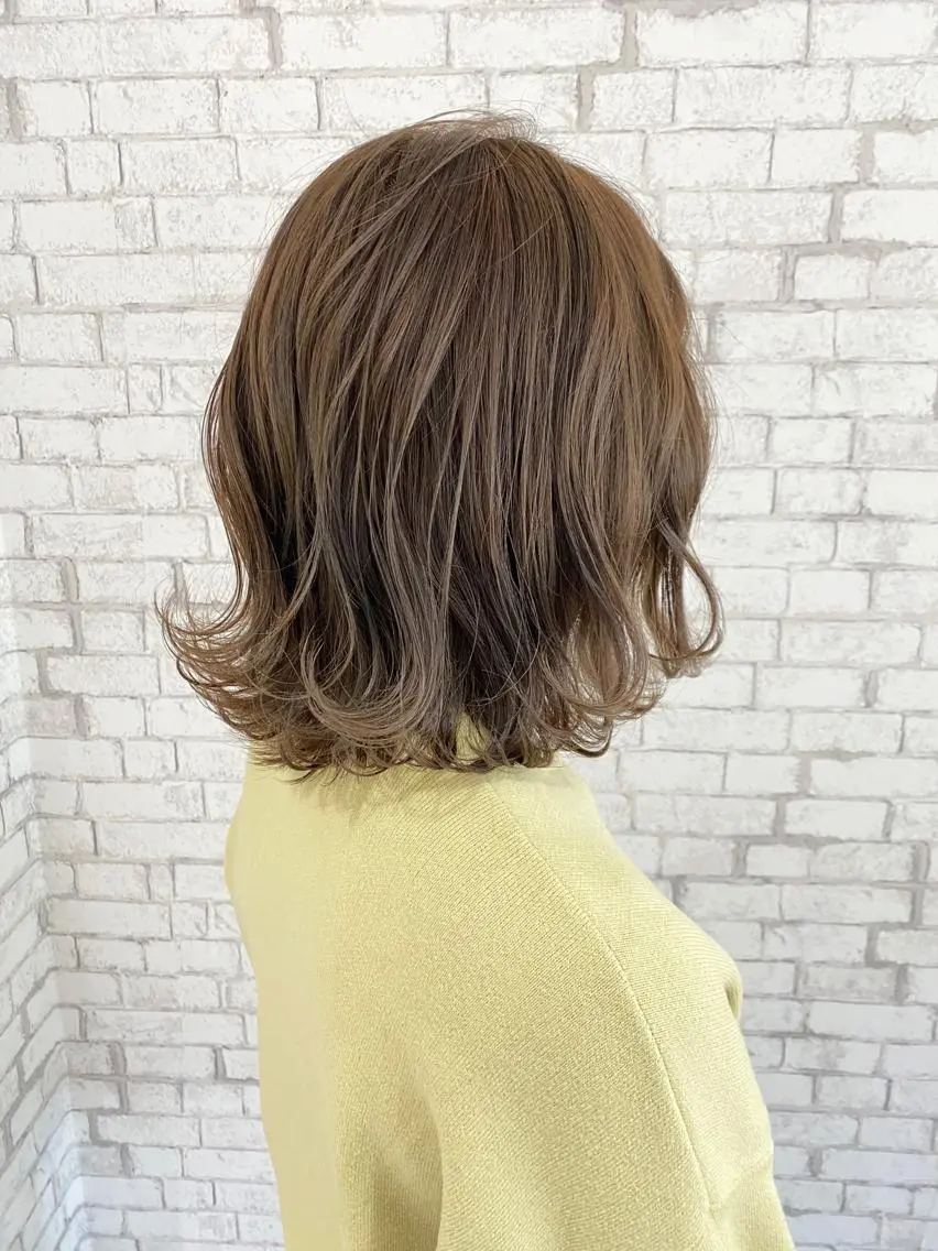 ミディアム ボブ 外ハネヘア カット ヘアカラー トリートメント ショートが得意✂️ 藤城建太のヘアスタイル
