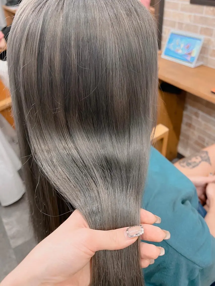 ロング カラー ヘアカラー トリートメント 上質髪🪐 AIRI🪷‧₊˚のヘアスタイル