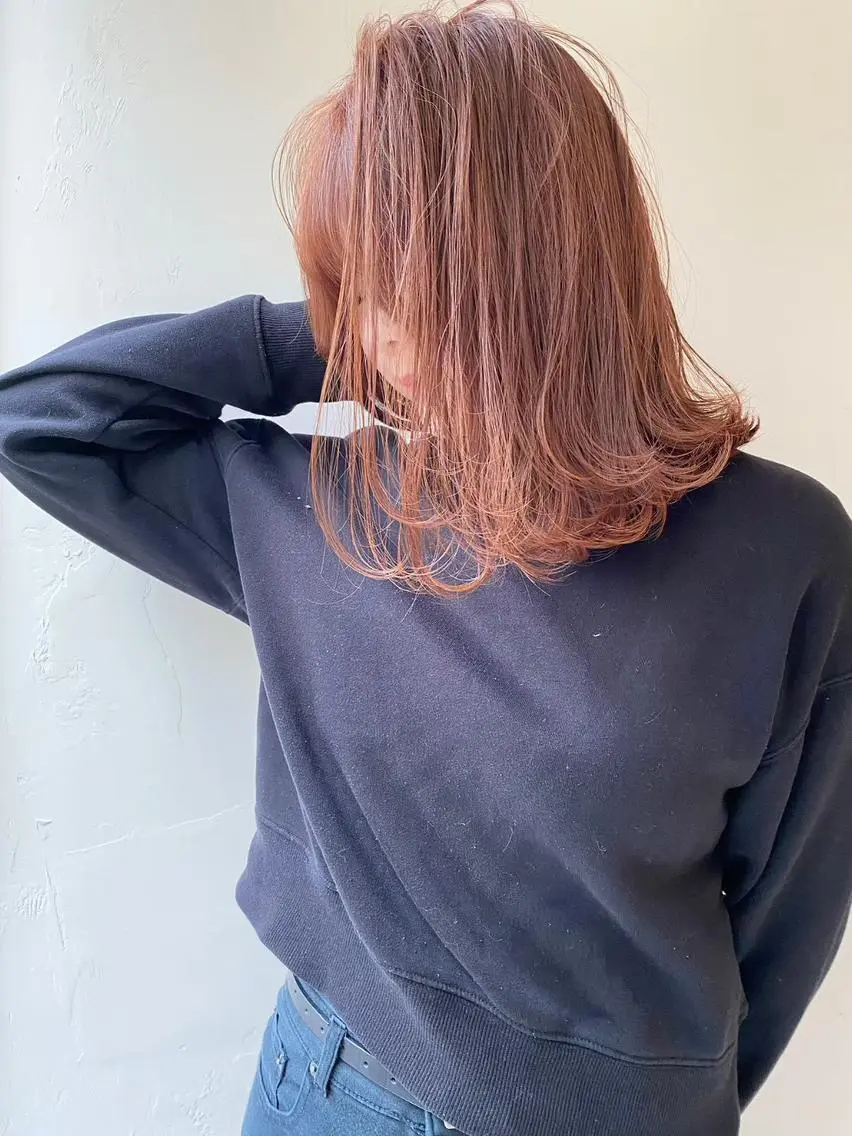 ミディアム カラー 艶髪ハイトーン✨ 🩷AMI🩷のヘアスタイル
