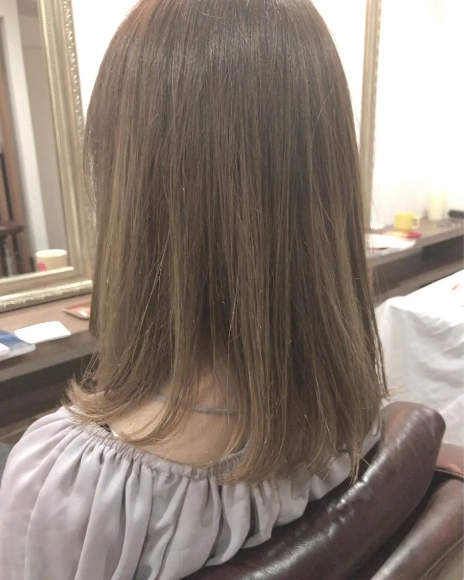 ミディアム カラー グラデーションカラー レイヤーカット匠 イソザキノリユキのヘアスタイル