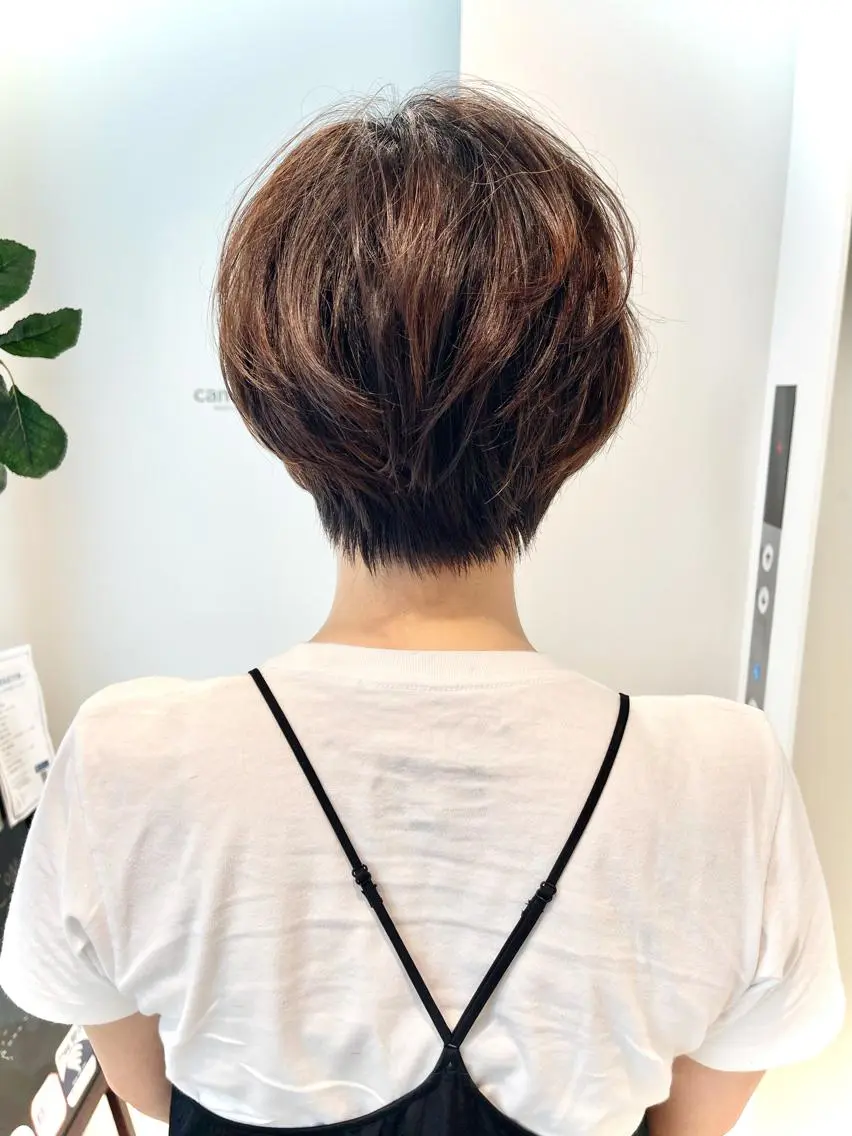 ショート カラー 透明感カラー ショートヘア カット ヘアカラー トリートメント ショートヘア💫 ハイトーン西田拓馬のヘアスタイル