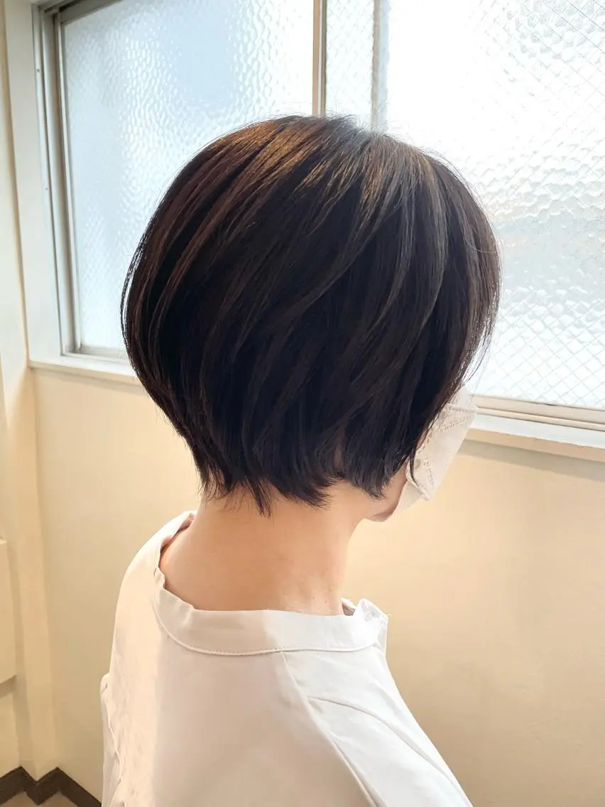 ショート 西宮ハイトーンカラー ひらり💜のヘアスタイル