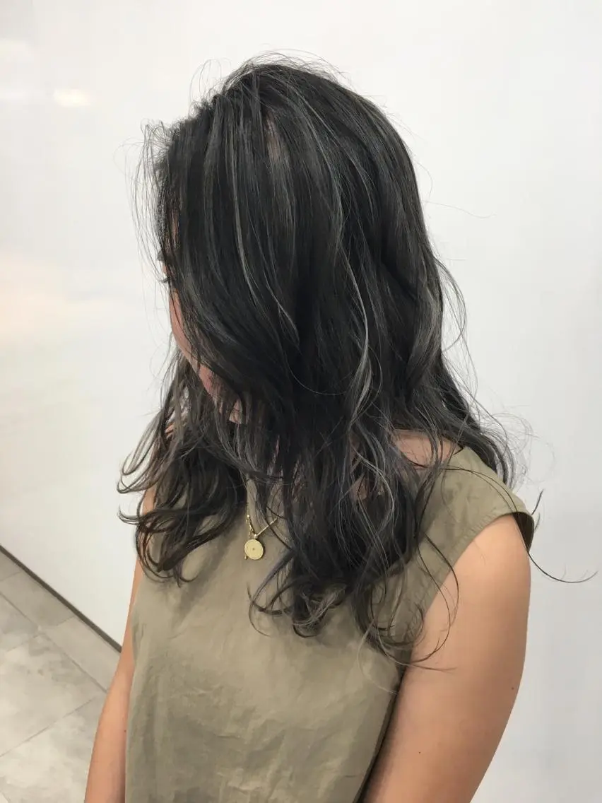 セミロング ハイライト Rubik's江坂 ルービックえさかのヘアスタイル