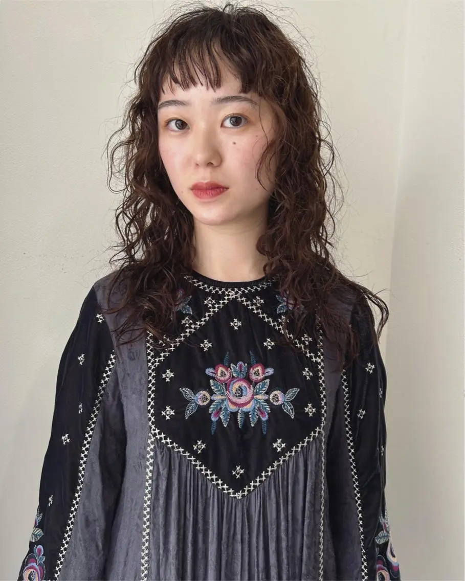 セミロング パーマ セミロングパーマ レイヤーカット ウルフカット カット パーマ トリートメント 村上雅人 ナチュラルモードのヘアスタイル