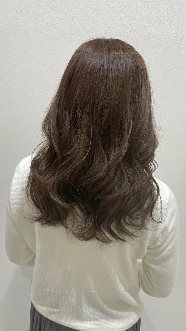 セミロング ハイライト パーマモデル募集🌈 森脇帆南のヘアスタイル