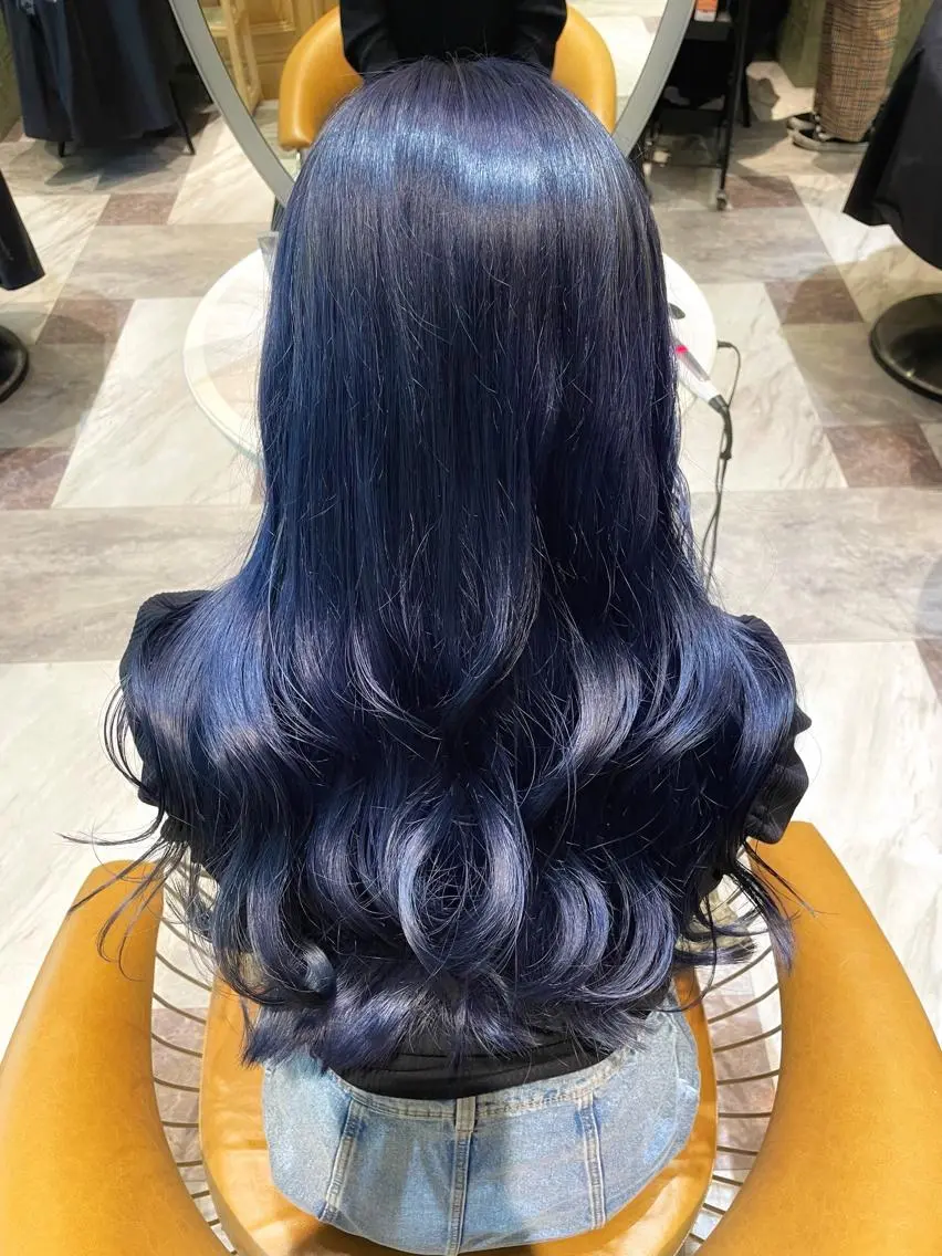 ミディアム カラー ベージュカラー 黒髪 ブリーチ ブルーカラー ブルーブラック ヘアカラー トリートメント 木屋元一/透明感 /前髪/レイヤーのヘアスタイル