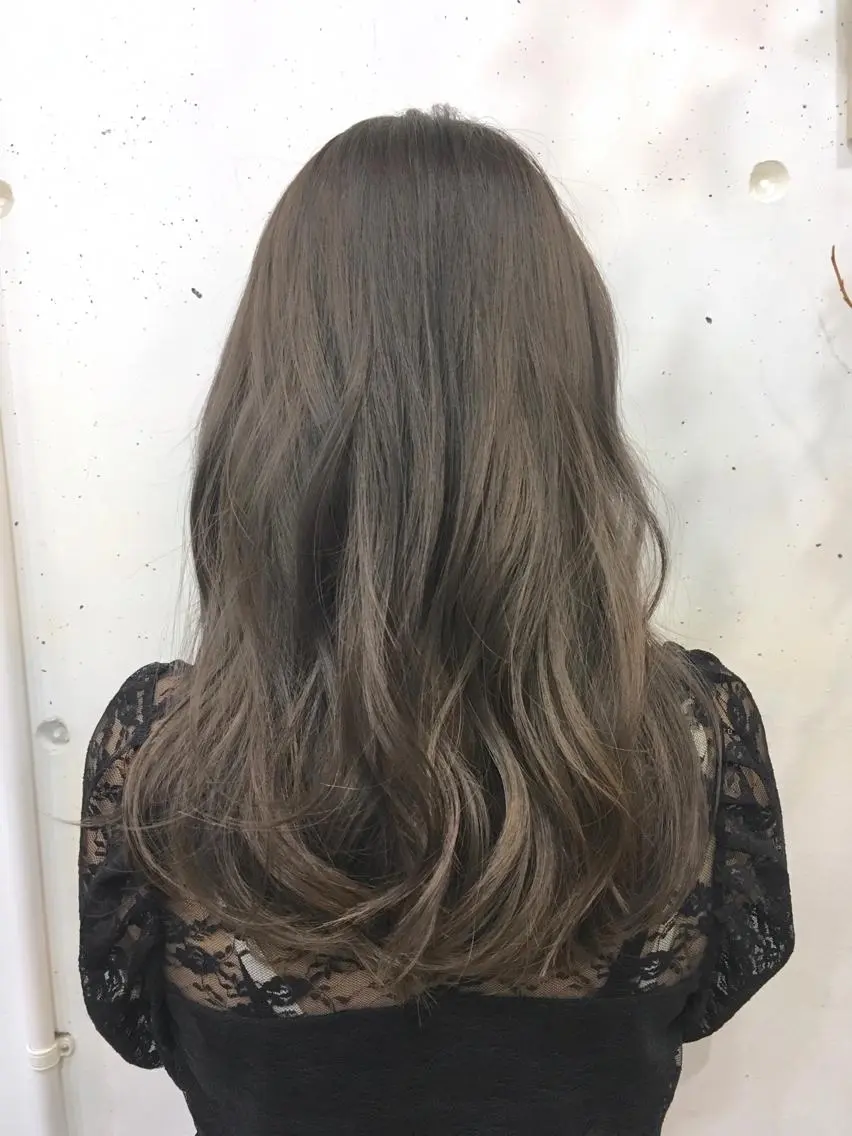 ロング カラー アッシュ ベージュカラー ヘアカラー トリートメント ヘアセット yoshi ☆のヘアスタイル
