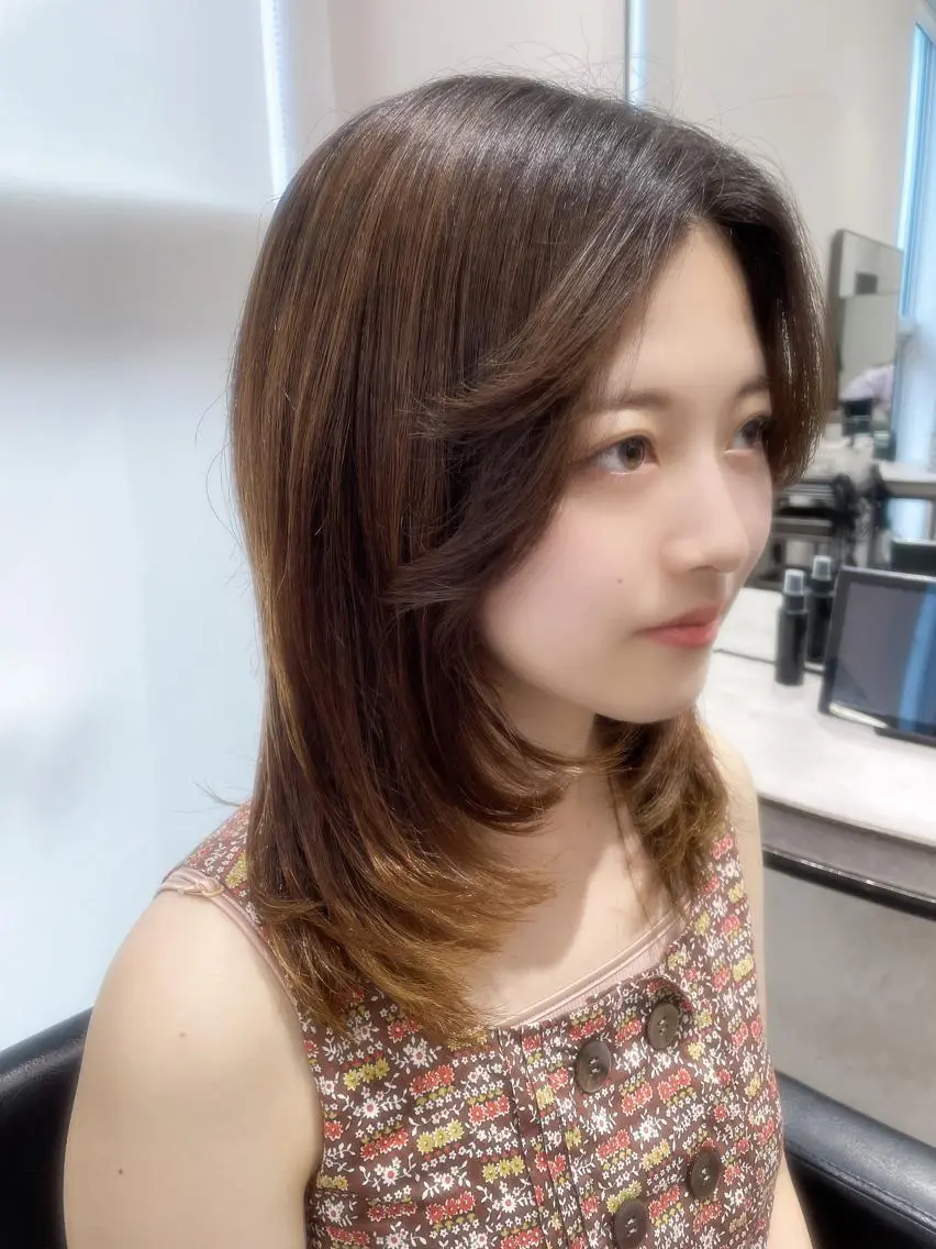 ミディアム ハイレイヤー レイヤーカット トリートメント 透明感カラー✨艶髪 制作🌱山根あゆみのヘアスタイル