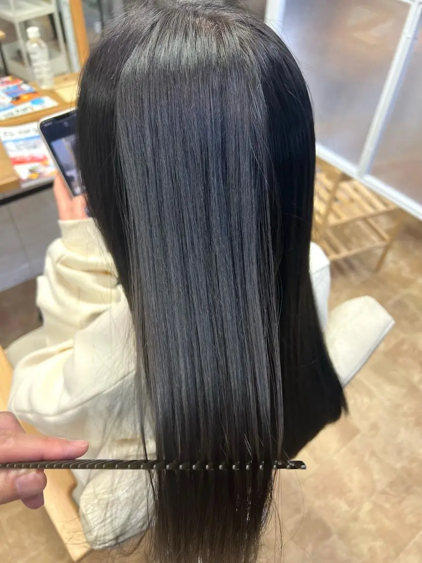 セミロング カラー 髪質改善 艶髪専門美容師🏄 kazuレスlessのヘアスタイル