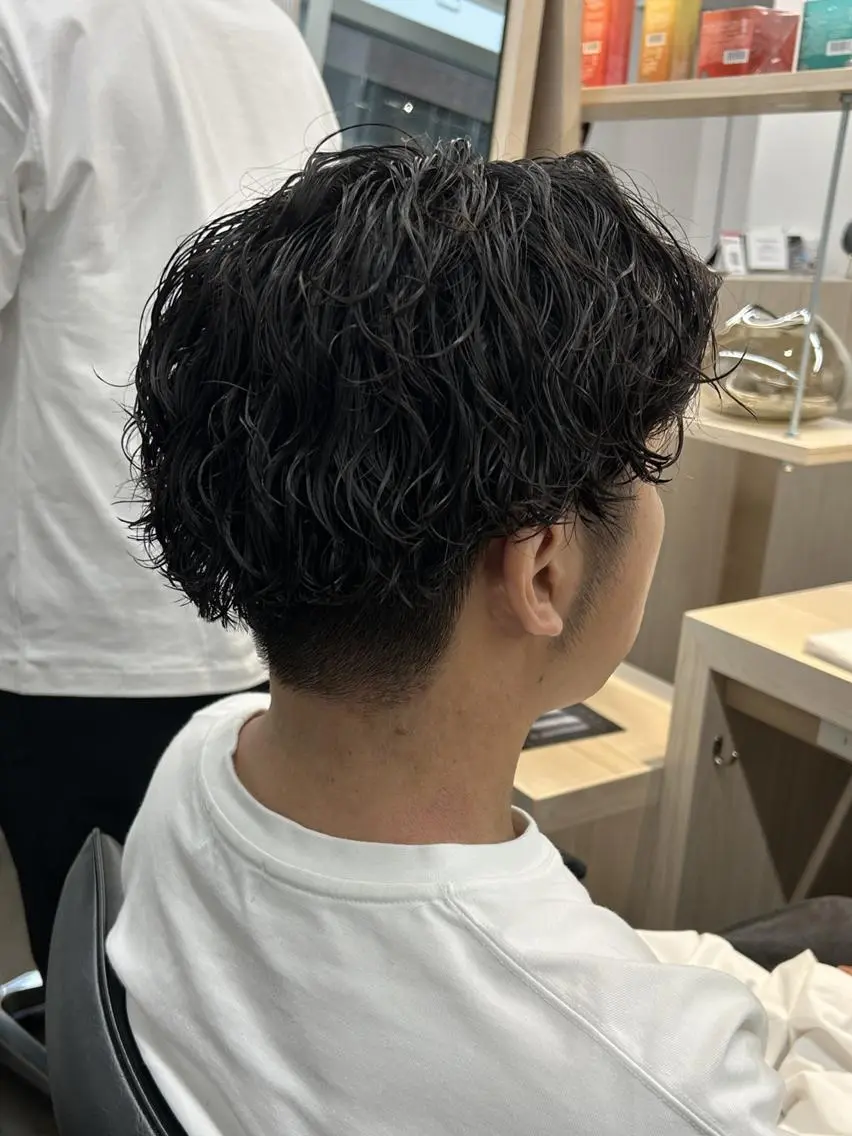 ショート メンズ パーマ メンズパーマ ツイストスパイラルパーマ ショートヘア ニュアンスパーマ スパイラルパーマ カット パーマ メンズパーマ/ メンズカット/タクヤのヘアスタイル