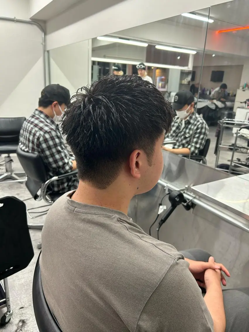 メンズ メンズバレイヤージュ メンズブリーチ メンズハイライト メンズハイトーン メンズインナーカラー カット ヘアセット パーマ支持率No.1 ❤️🔥安成弾のヘアスタイル