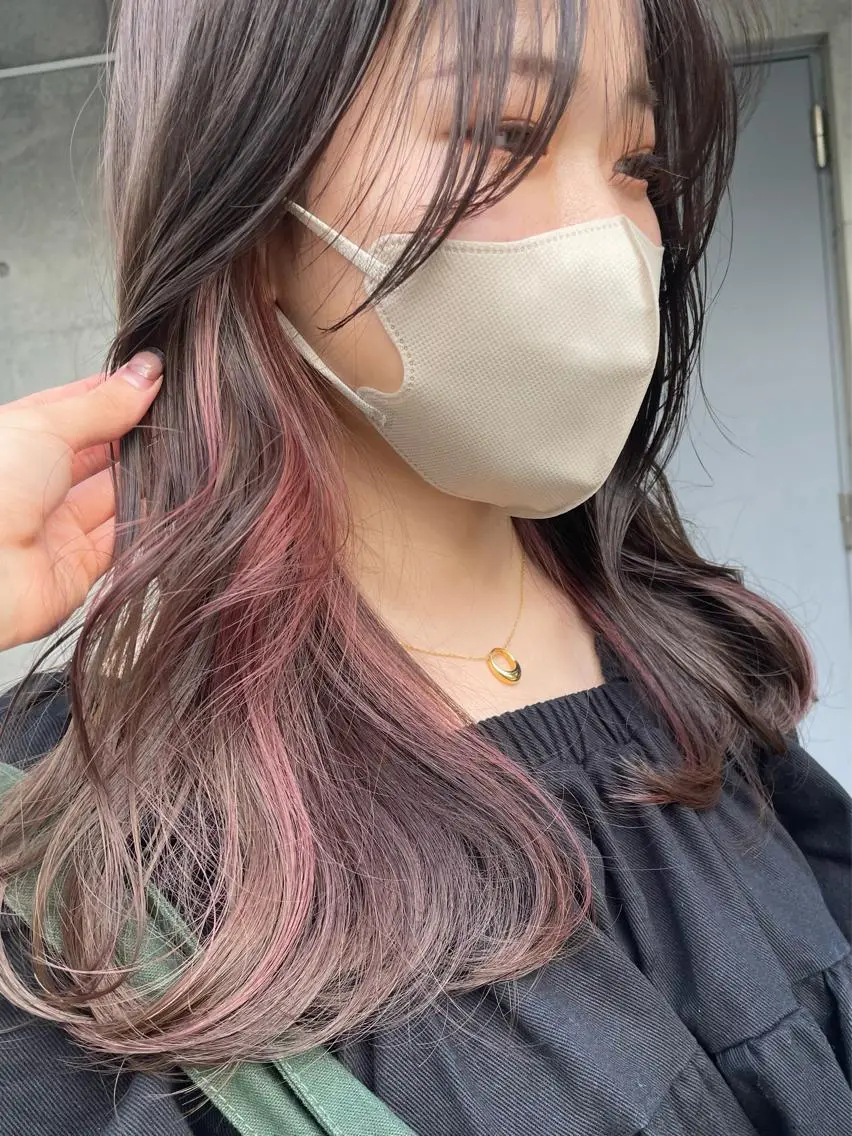 ロング カラー イヤリングカラー kana .のヘアスタイル