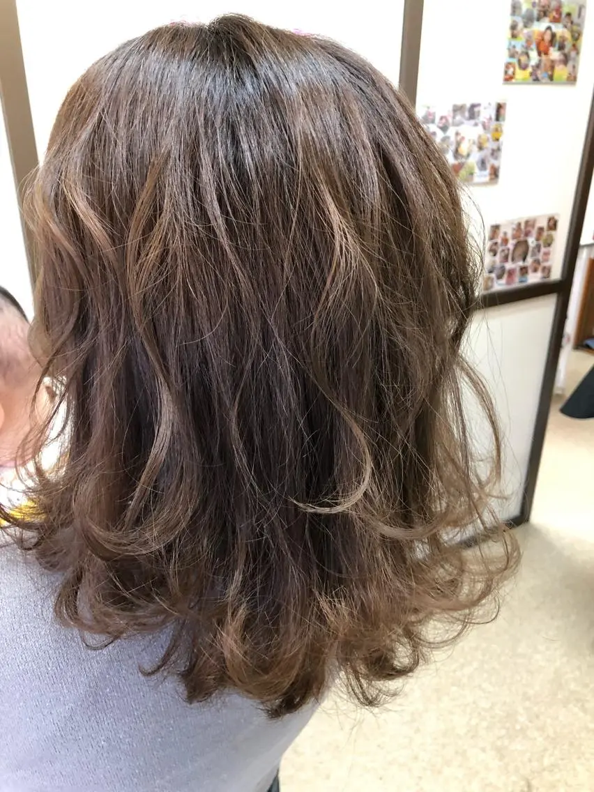 ミディアム カラー グレージュ ラベンダーカラー 石塚 浩のヘアスタイル
