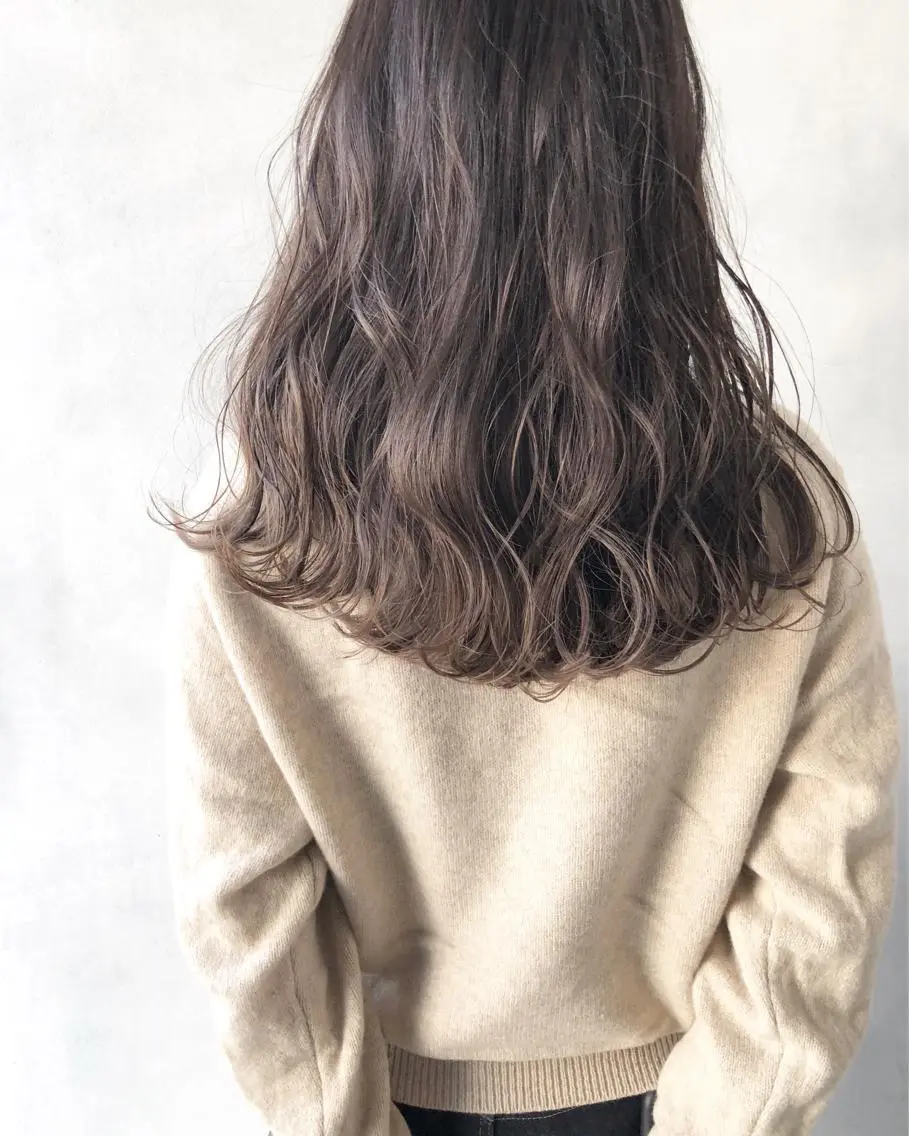 ロング ハイライト ヘアカラー トリートメント 小澤大輔 YOLO hairのヘアスタイル