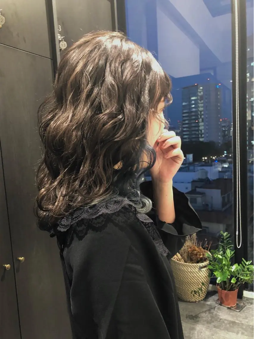 セミロング カラー パーマ ヘアアレンジ キッズ ハーフアップ 黒髪 ブロンド ブルーカラー ブルーブラック カット ヘアカラー トリートメント stylist 🌸 kana.のヘアスタイル