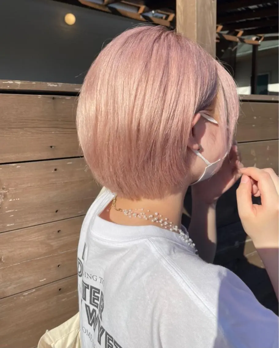 ショート カラー オレンジ ピンクカラー ハイトーン🤍 古江 実夢のヘアスタイル