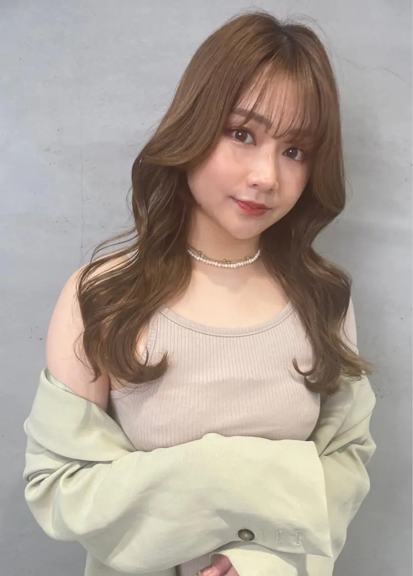 セミロング カラー カット ヘアカラー トリートメント 韓国ヘア/暖色カラー 新美多英のヘアスタイル