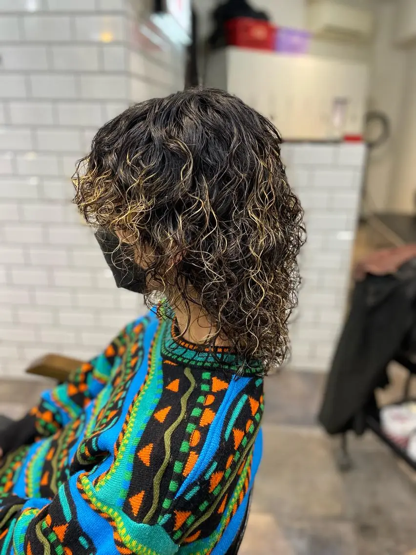 セミロング パーマ ⭐️エクステ指名 No.1⭐️高頭のヘアスタイル