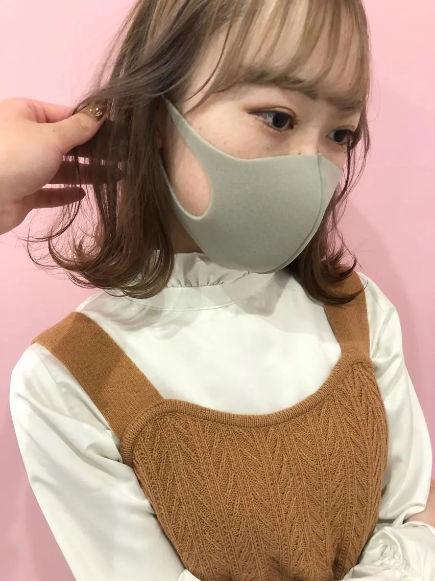 ミディアム シースルーバング カット ヘアカラー 岩田 萌那のヘアスタイル
