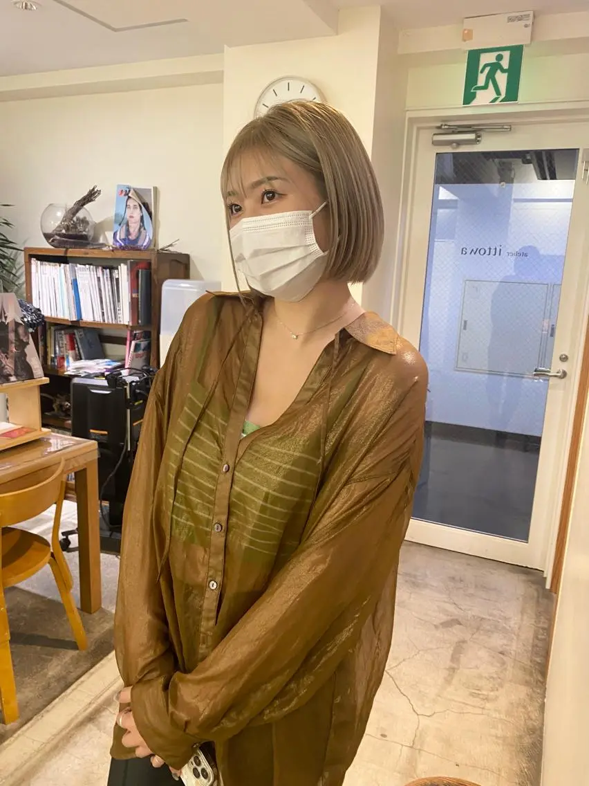 ショート カラー ハイトーンカラー ボブ ショートヘア レイヤー🌟艶カラー 🕊まやのヘアスタイル