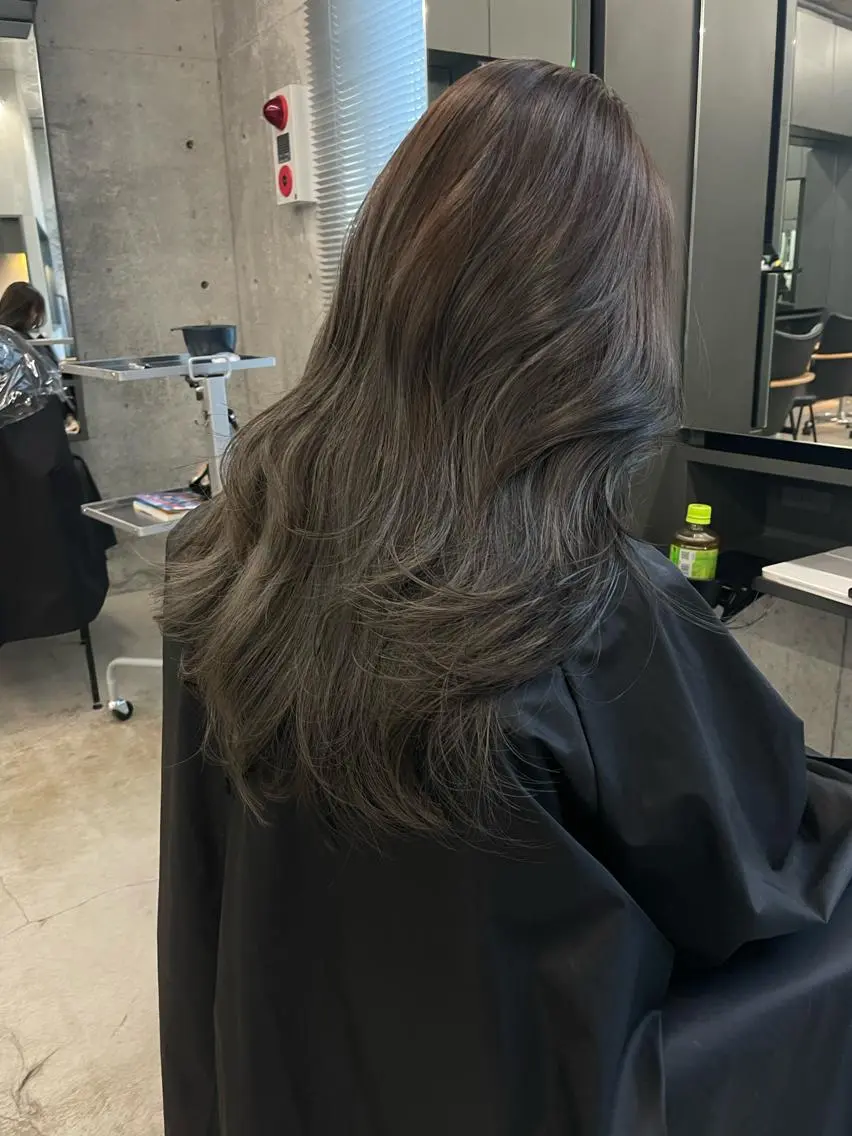 ミディアム カラー カット 佐伯 和佳のヘアスタイル