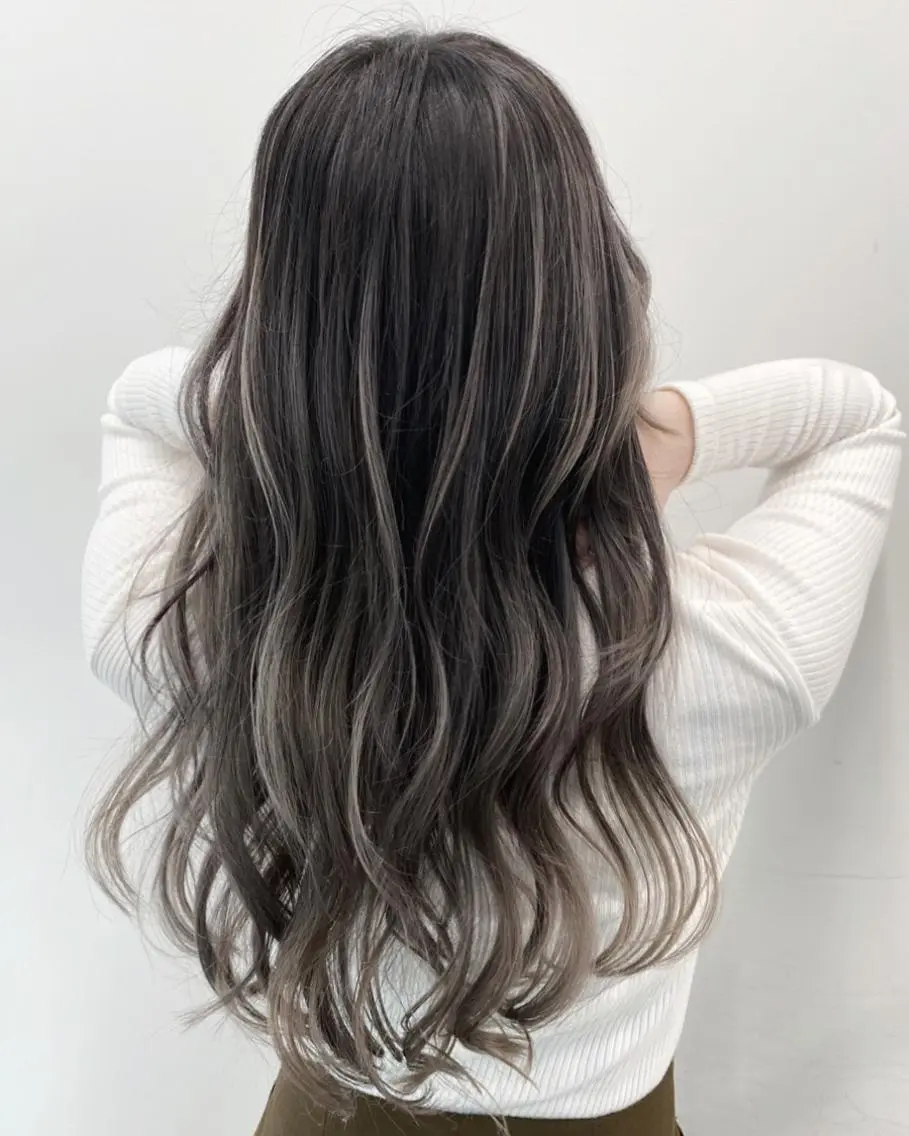 セミロング カラー バレイヤージュ レイヤーカット 🦄インナーカラー 🦄貫井彩花のヘアスタイル