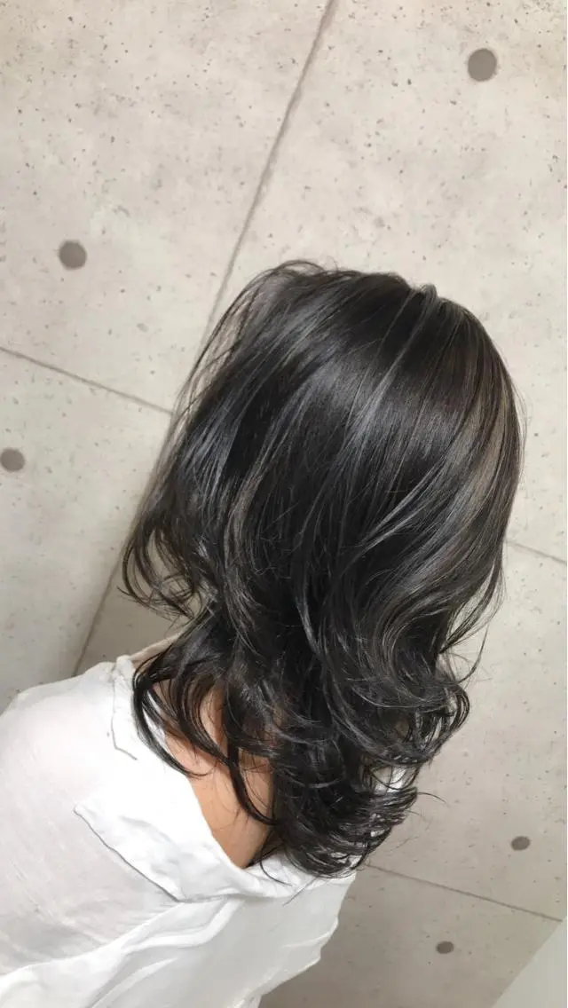 セミロング 外国人風カラー ハイライト Selene hair OSAKAのヘアスタイル