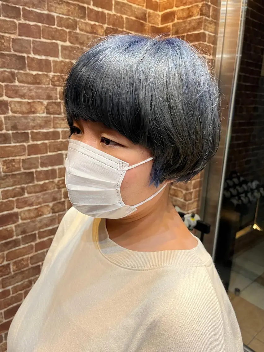 ミディアム カラー パーマ ヘアアレンジ メンズ キッズ ネイル マツエク・マツパ アイブロウ ミディアムパーマ メンズハイライト メンズパーマ ブラウンカラー ケアカラー 久木原 ゆりのヘアスタイル