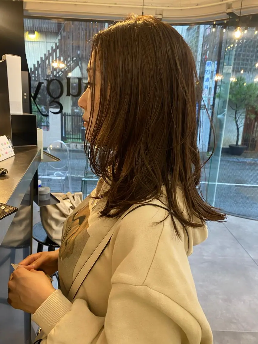 ミディアム カラー ベージュカラー ラベンダーカラー 大石 沙季のヘアスタイル