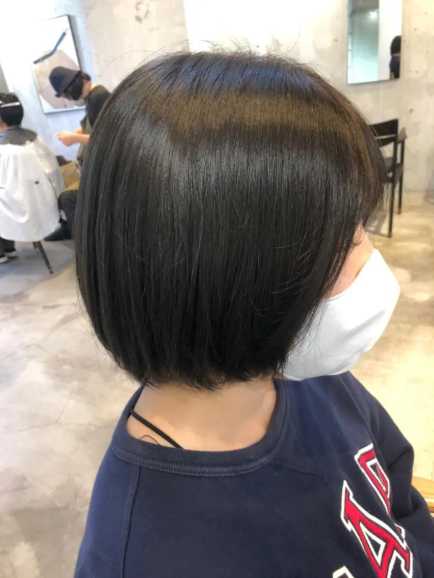 カラー グレージュ 竹内 絢香のヘアスタイル