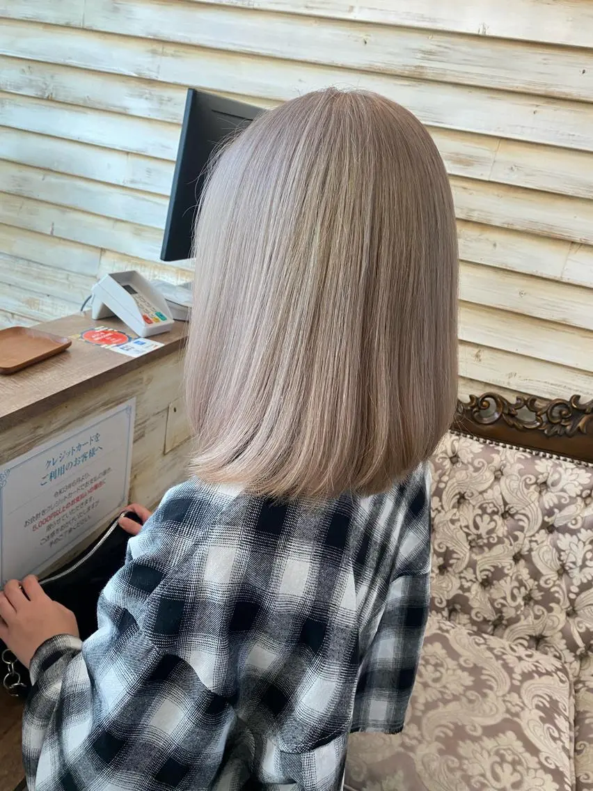 セミロング カラー ベージュカラー ホワイトベージュ ヘアカラー オーナースタイリスト 奈須雄紀のヘアスタイル