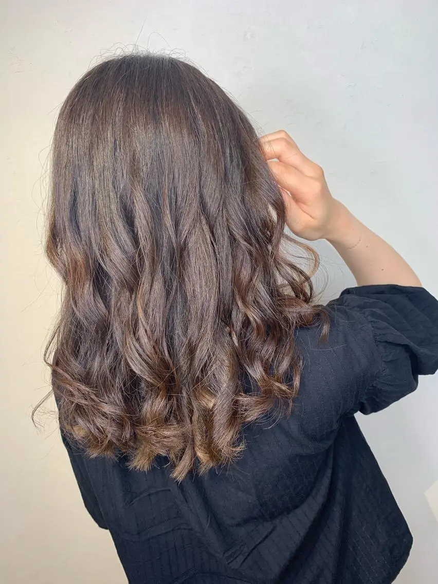 ロング カラー グレージュ _WHITE 天神店 YUMEKA🐻のヘアスタイル