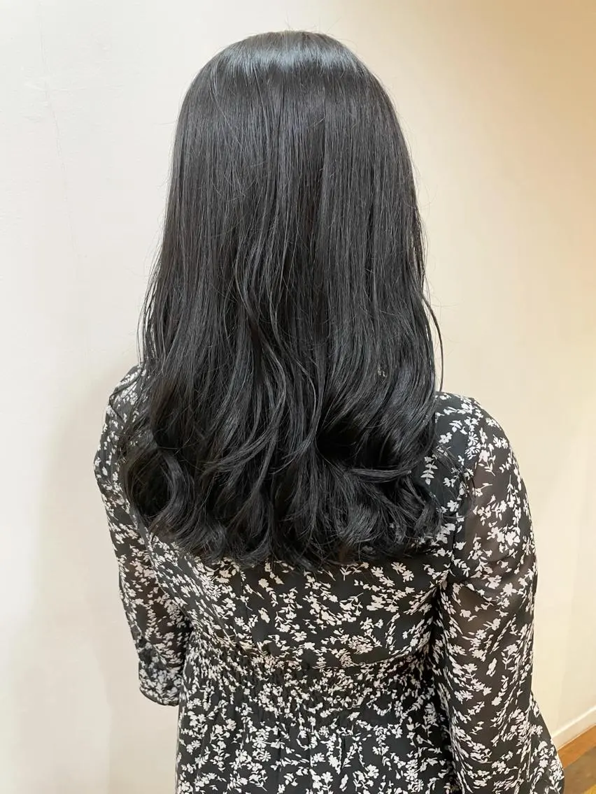 セミロング カラー あずまぐち めぐみのヘアスタイル